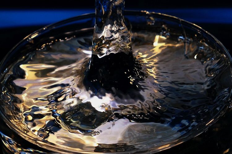 Water, fontaine, fresh — The Ultimate Survival Kit: Essential Items for All Outdoor Adventures